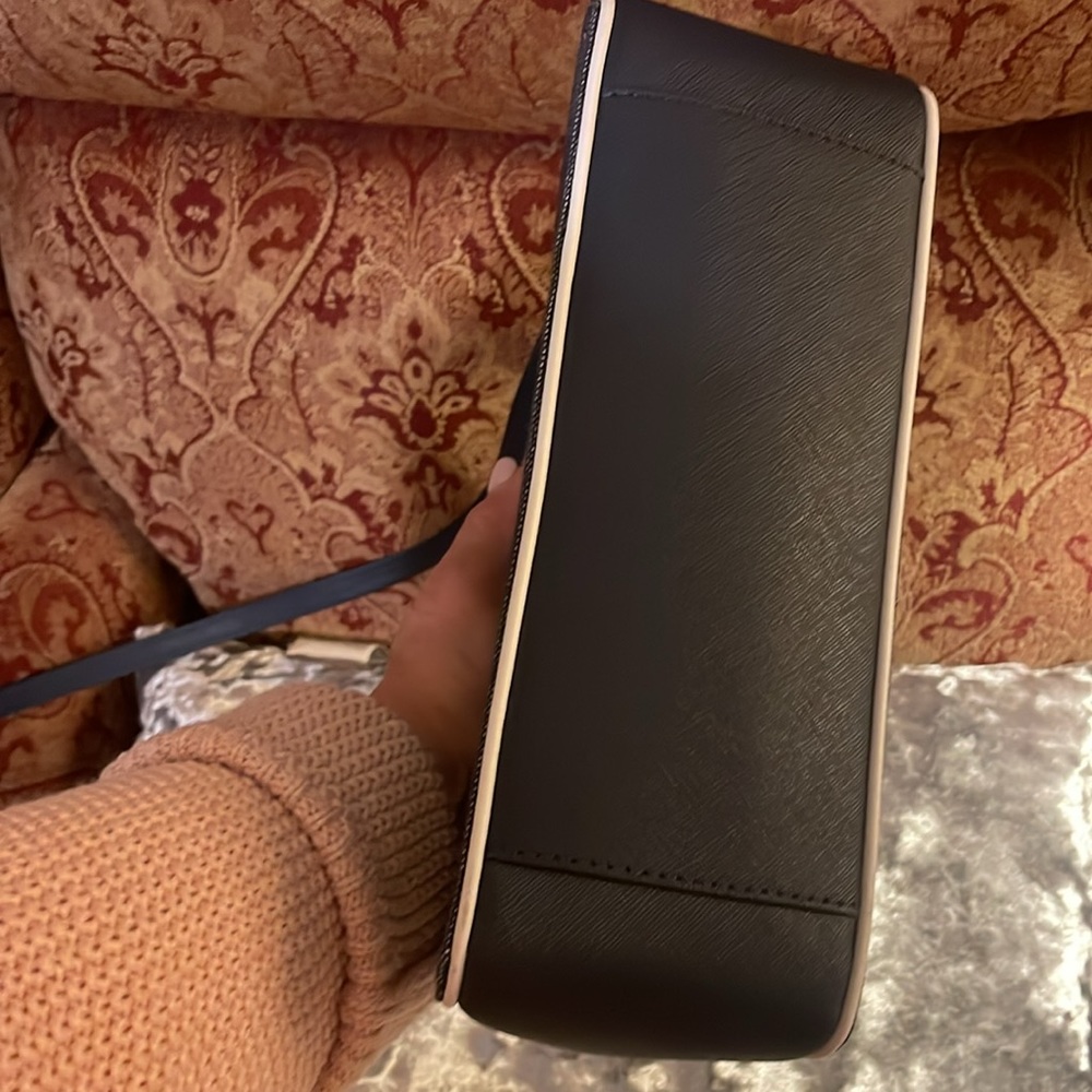 Kate Spade Crossbody - Picture 6 of 9